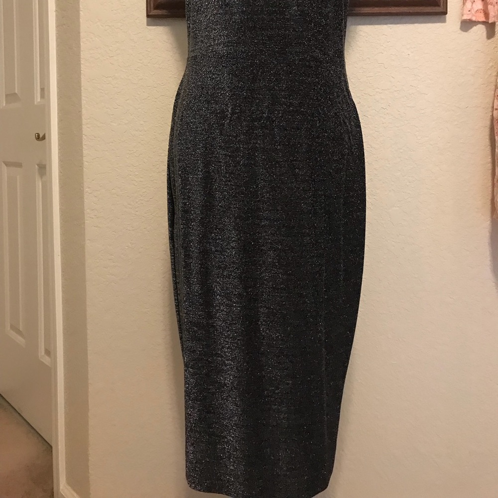 1.State Dress👗